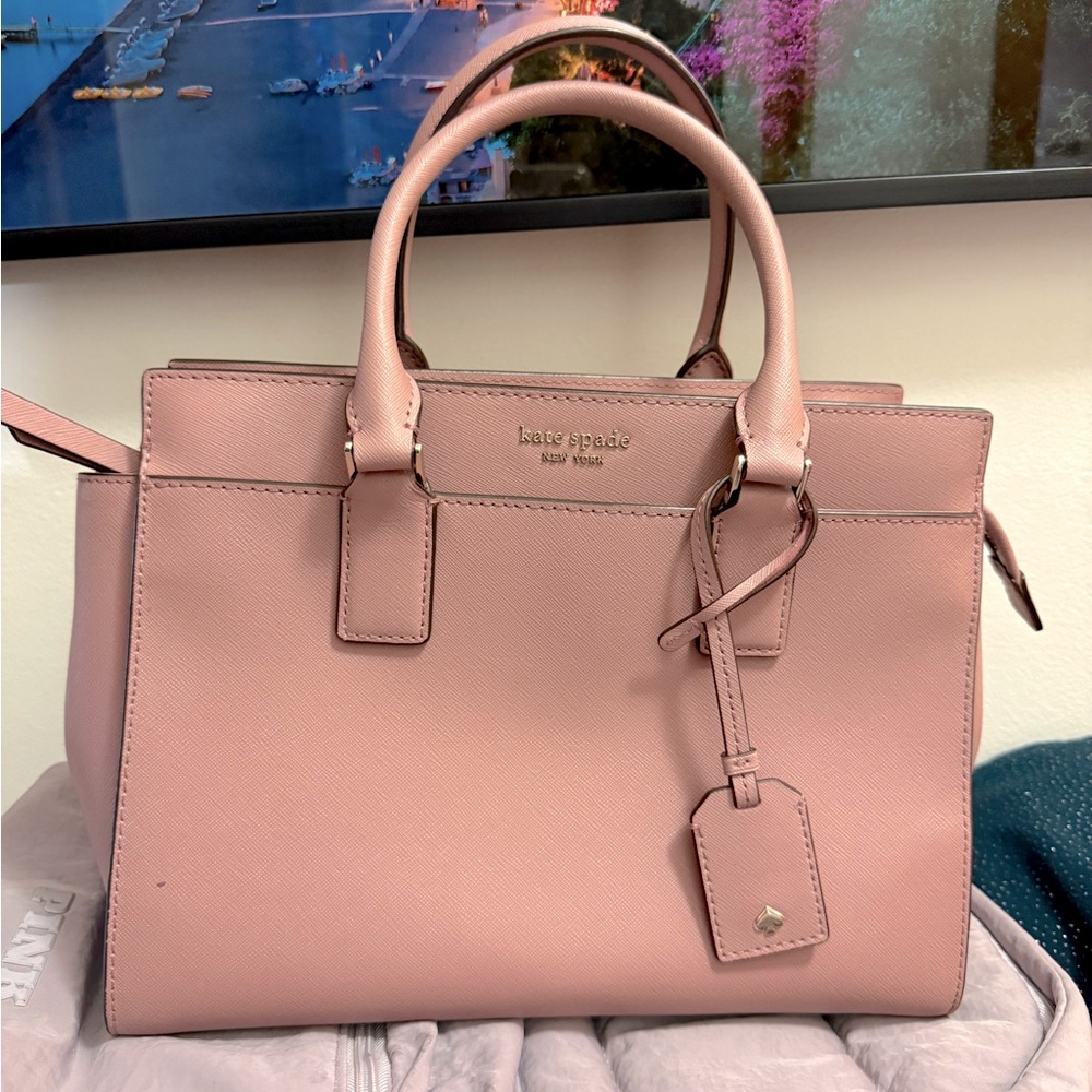 Excellent condition 
Used 2 or 3 times 
Come with strap
